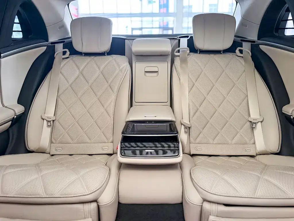 Mercedes-Benz S-Class — миниатюра 12