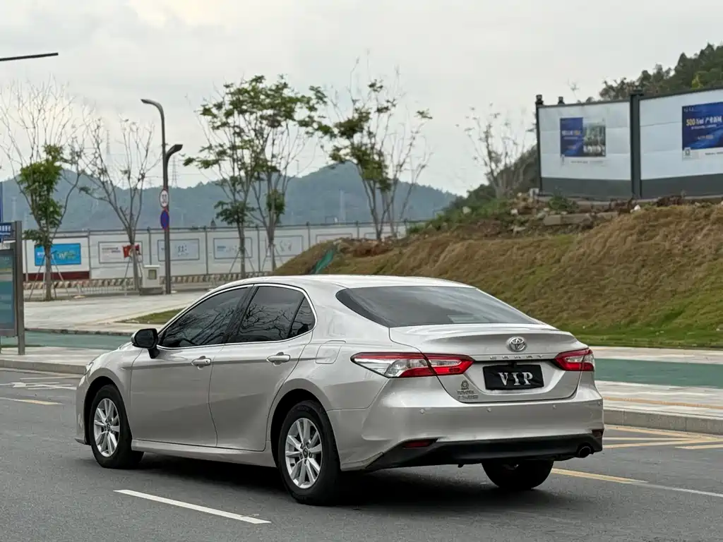 Toyota Camry 2018 2.0E Elite