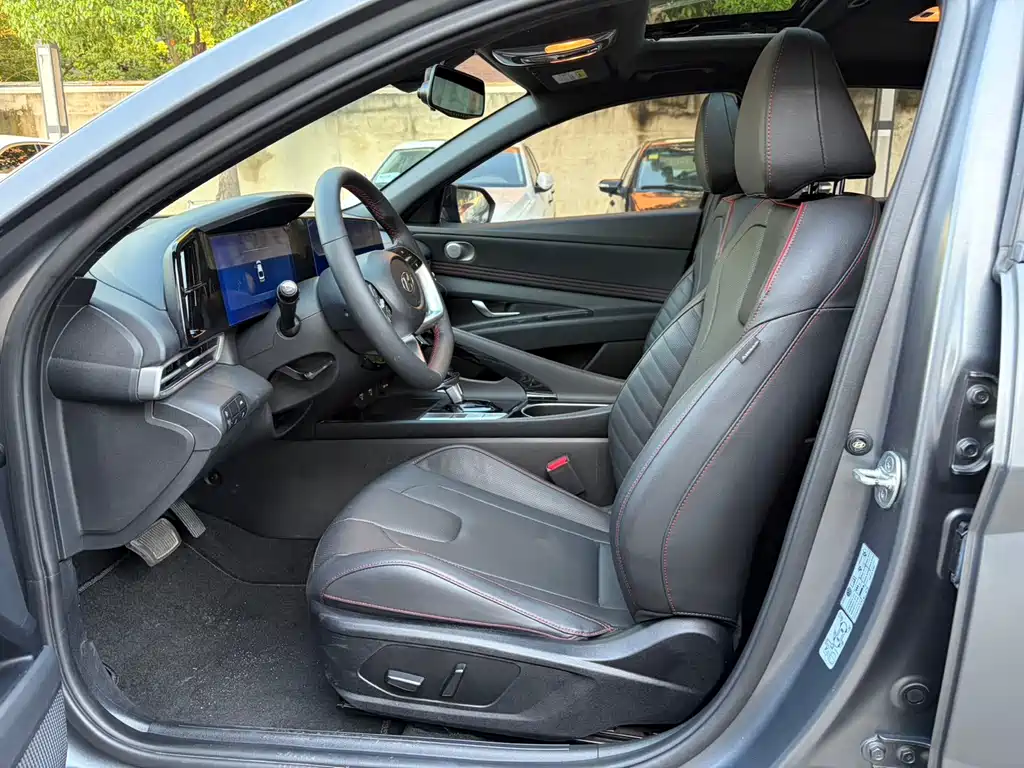 Hyundai Elantra — миниатюра 6