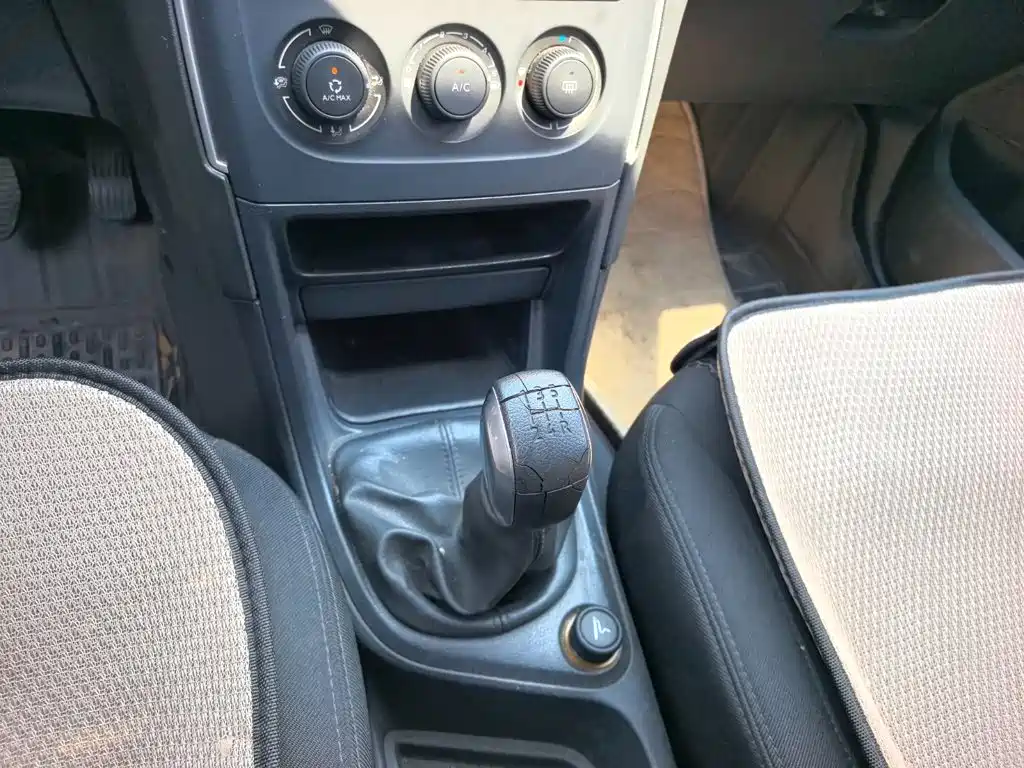 Peugeot 308 — миниатюра 13