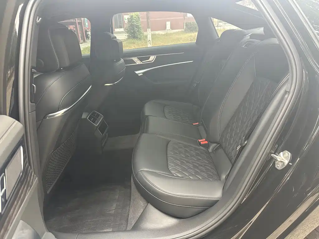 Audi A6L — миниатюра 10