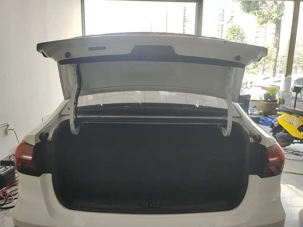 Roewe i5 — миниатюра 19