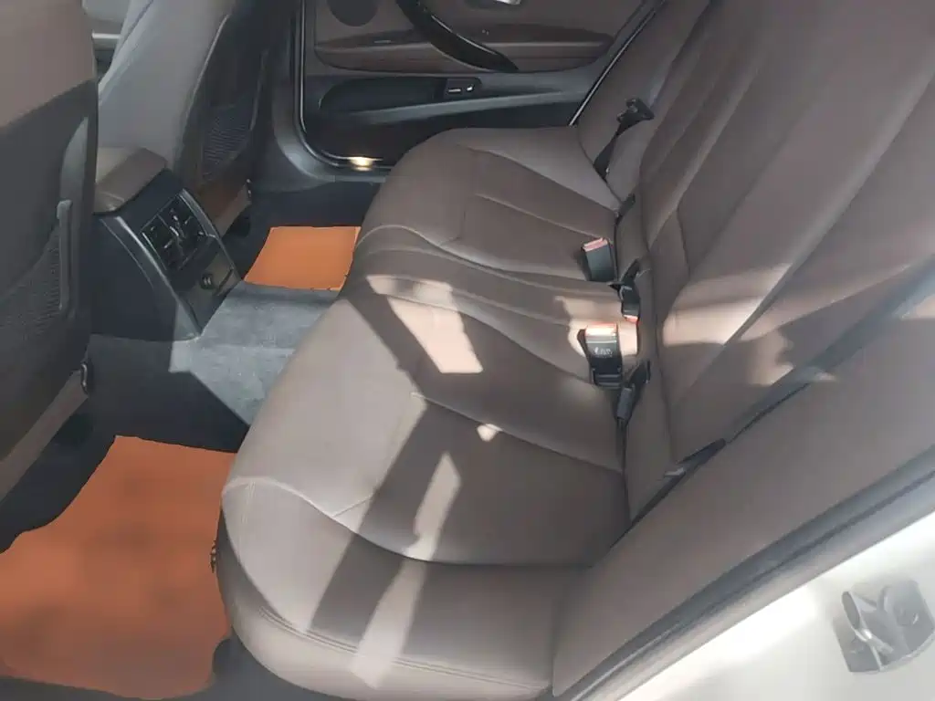 BMW 3 Series — миниатюра 17