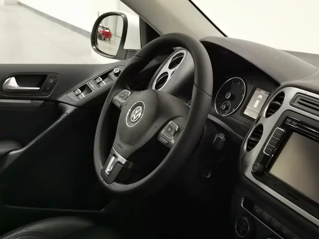 Volkswagen Tiguan — миниатюра 22