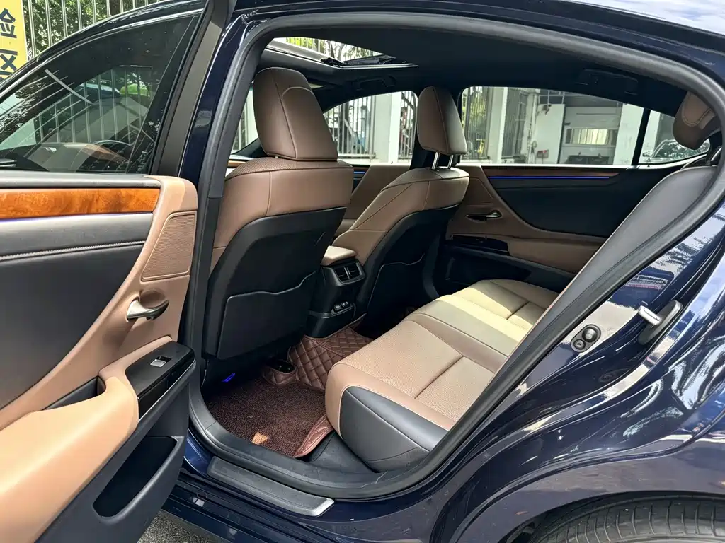 Lexus ES — миниатюра 8