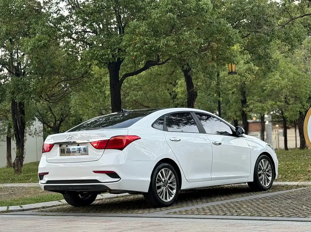 Hyundai Mistra — миниатюра 20