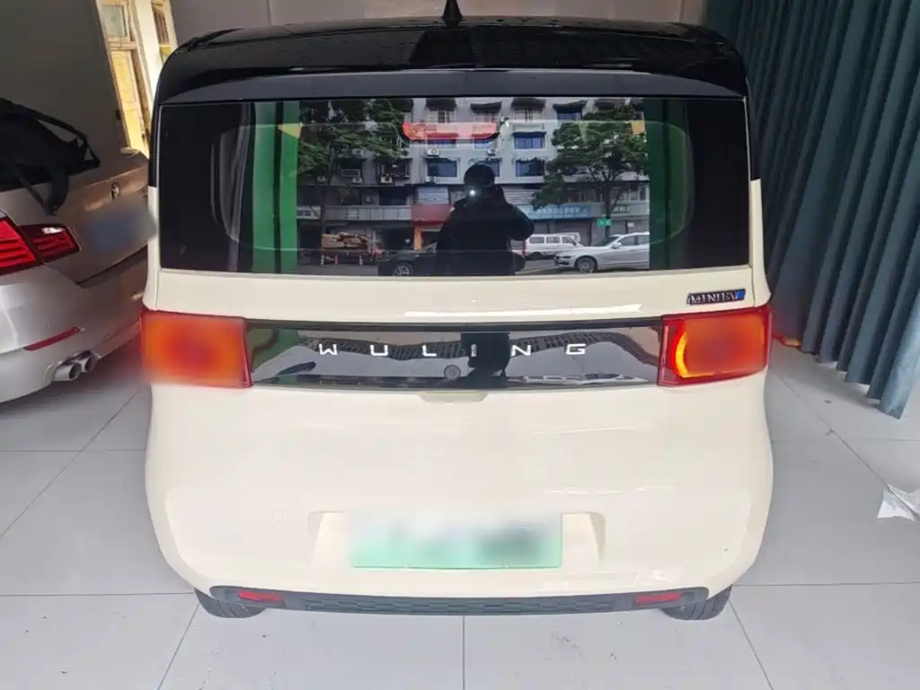 Wuling MINIEV — миниатюра 6
