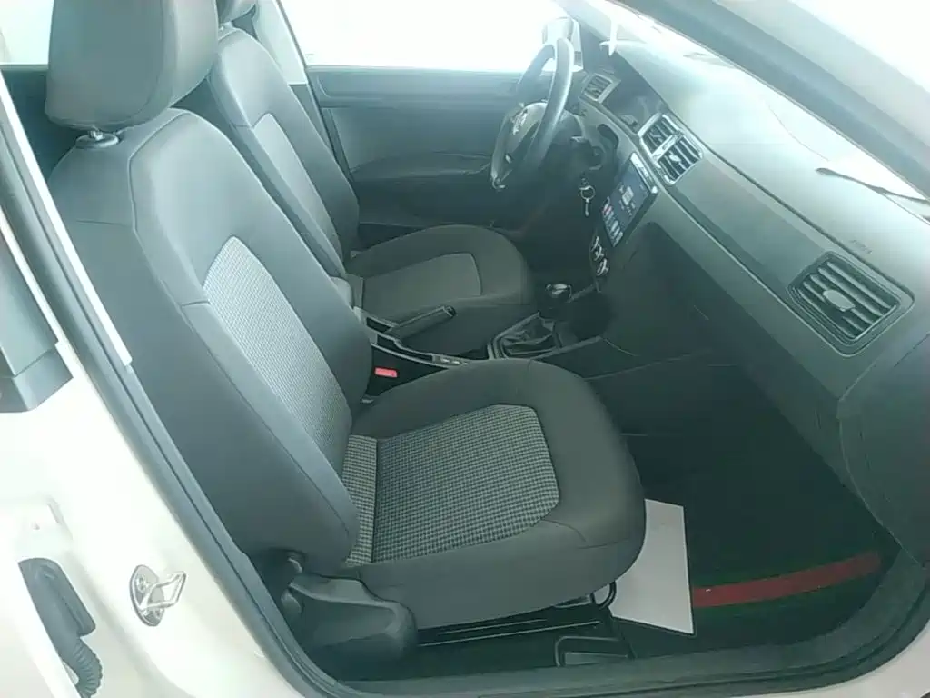 Volkswagen Santana — миниатюра 25