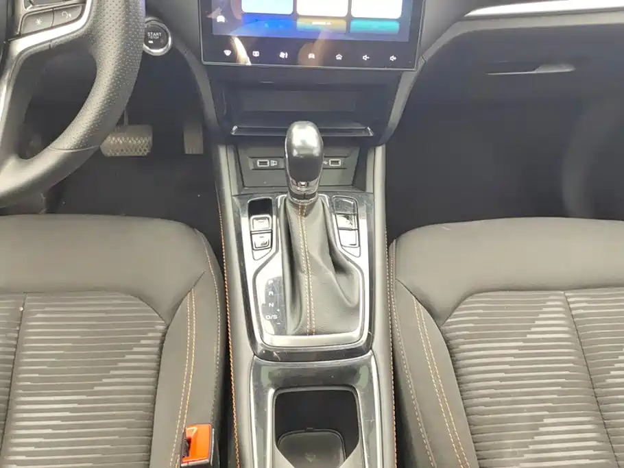 Roewe RX3 — миниатюра 16