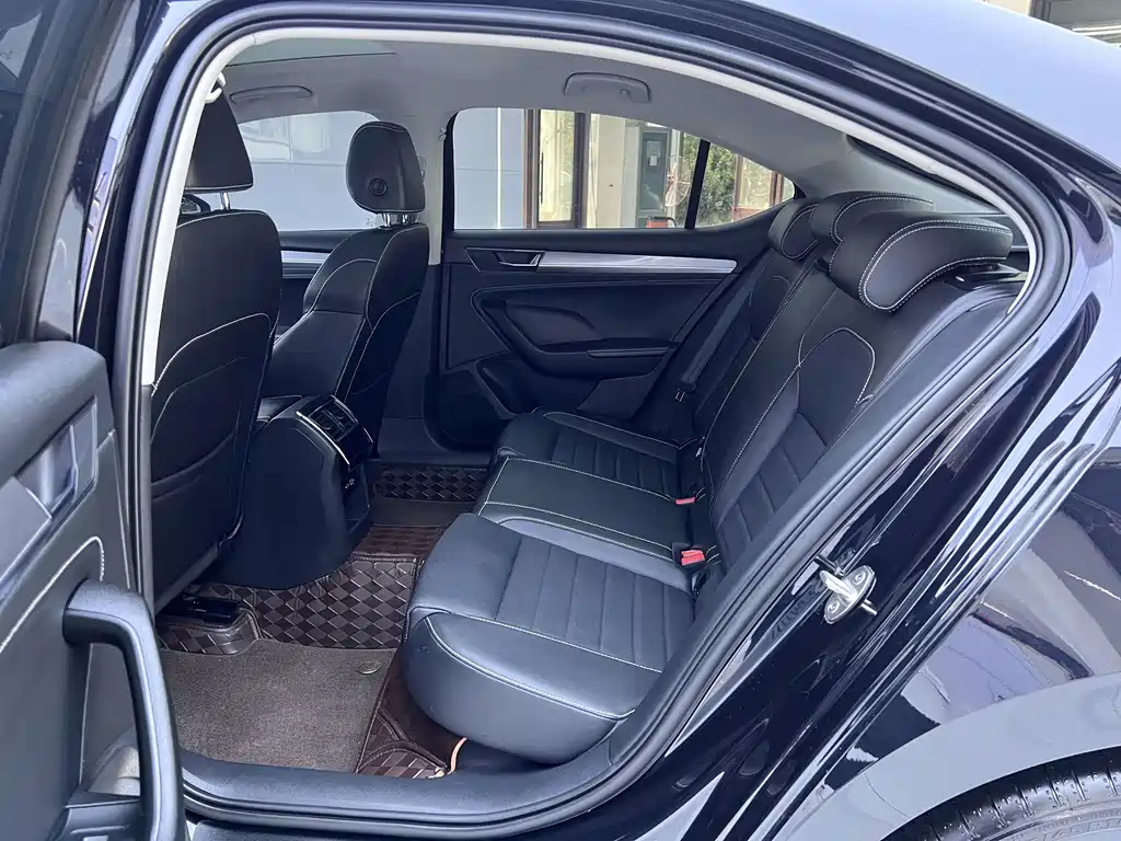 Skoda Superb — миниатюра 15