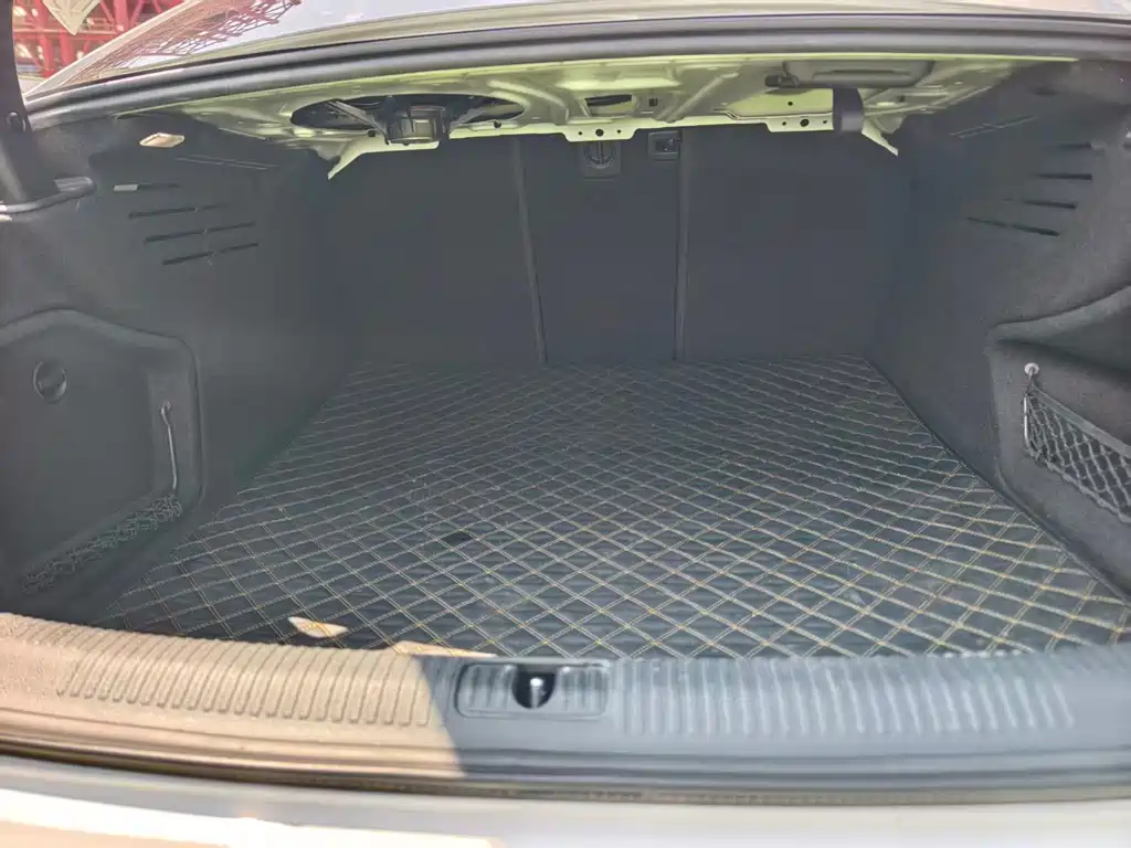Audi A4L — миниатюра 10