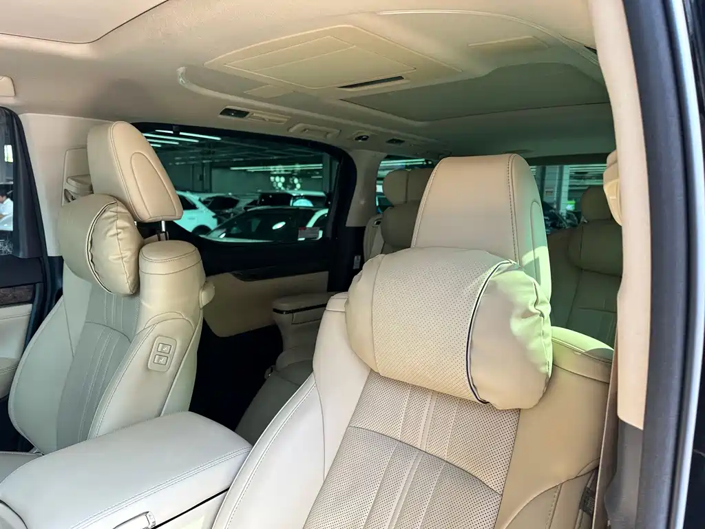 Toyota Vellfire — миниатюра 9