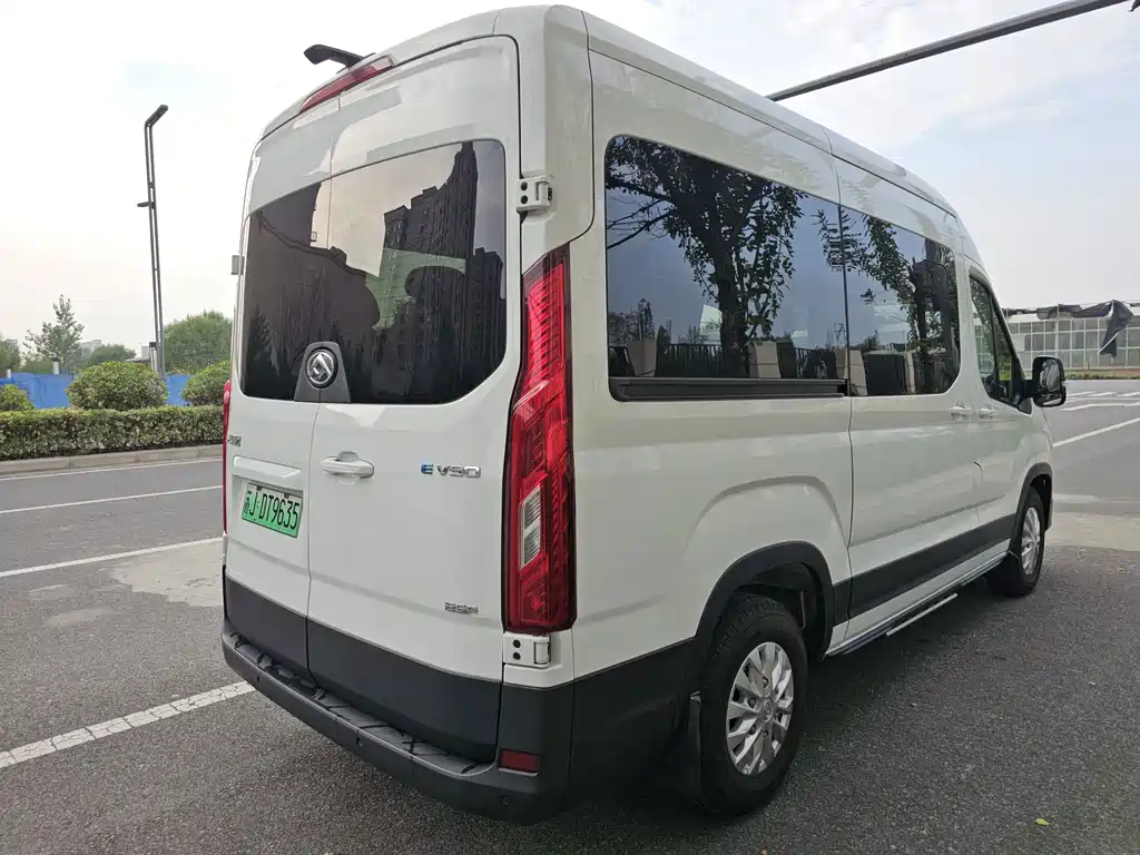 MAXUS 新途EV90 — миниатюра 6