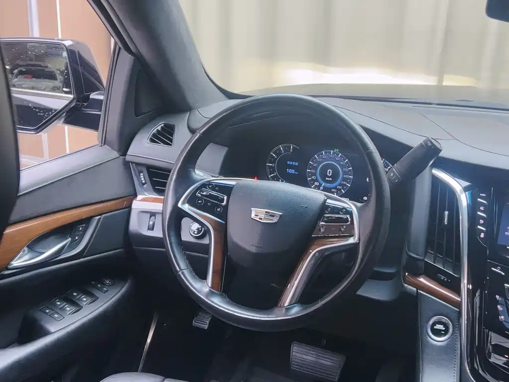 Cadillac Escalade — миниатюра 15