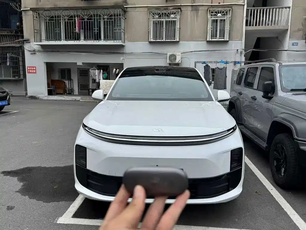 Li Auto Li L6 — миниатюра 2