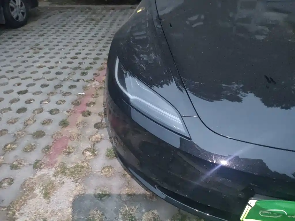 Tesla Model 3 — миниатюра 7