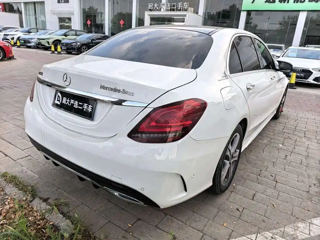 Mercedes-Benz C-Class — миниатюра 4