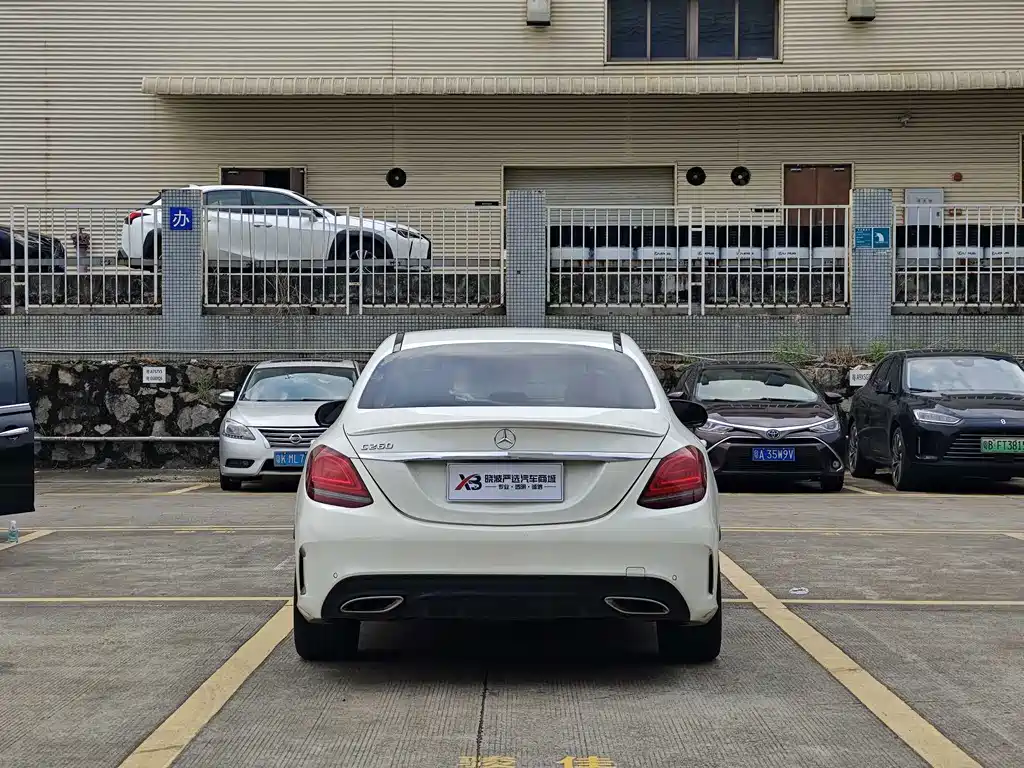 Mercedes-Benz C-Class — миниатюра 6