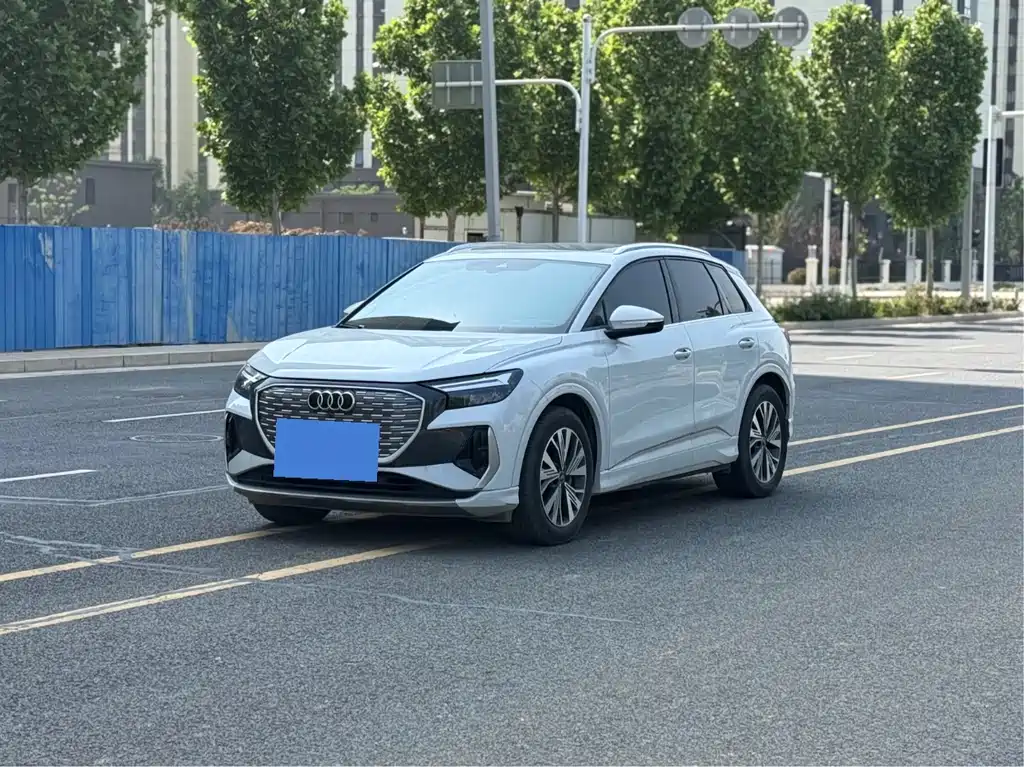 Audi Q4 e-tron 2024