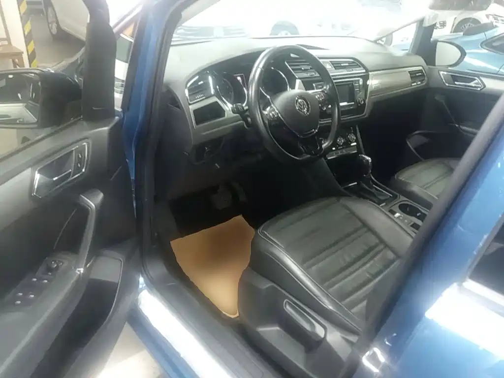 Volkswagen Touran — миниатюра 16