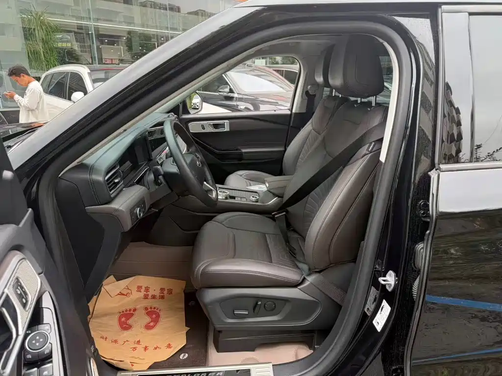 Ford Explorer — миниатюра 4