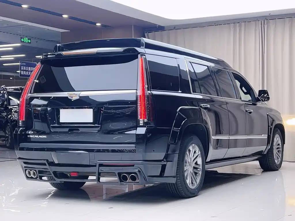 Cadillac Escalade — миниатюра 22