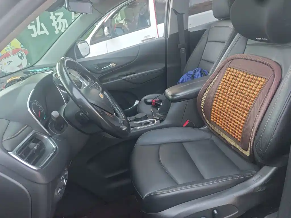 Chevrolet Equinox — миниатюра 11