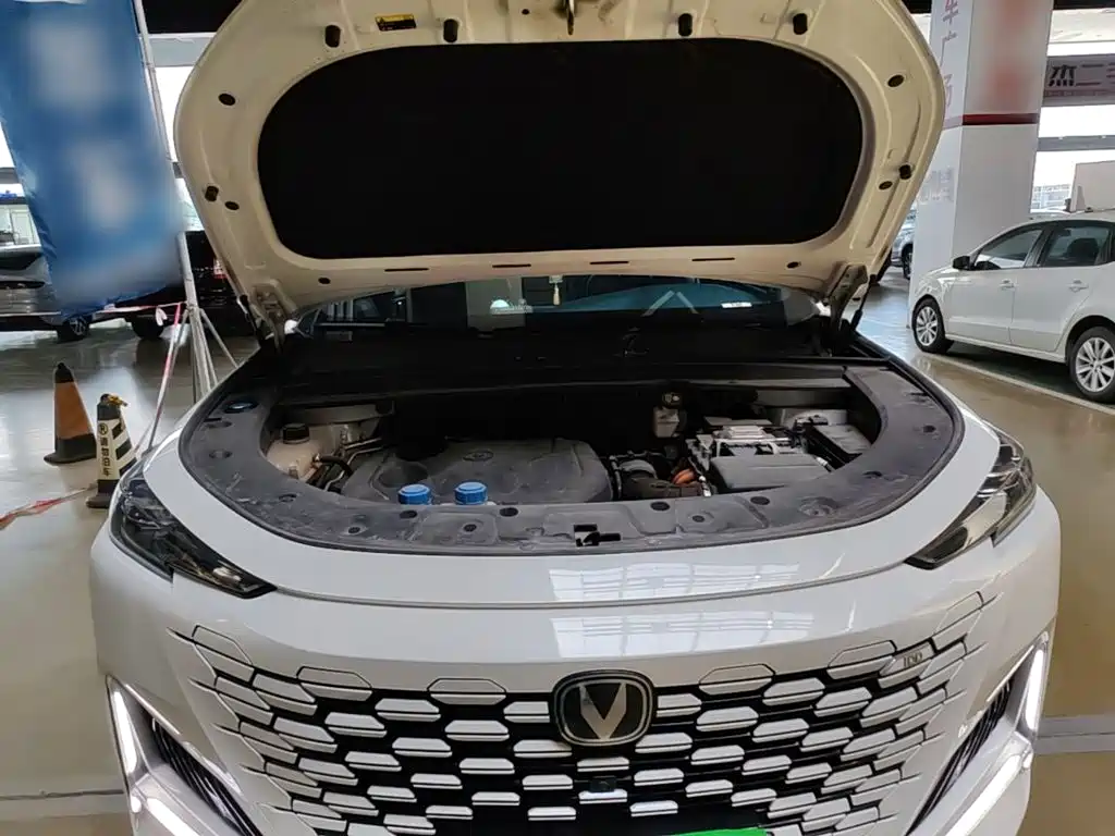 Changan UNI-K iDD — миниатюра 20