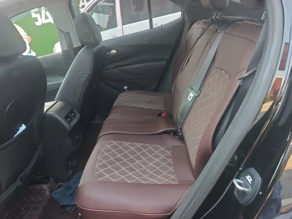 Chevrolet Equinox — миниатюра 13