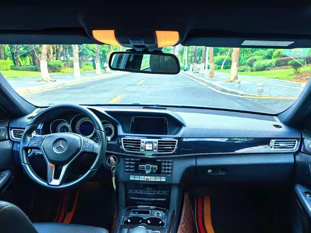 Mercedes-Benz E-Class — миниатюра 14