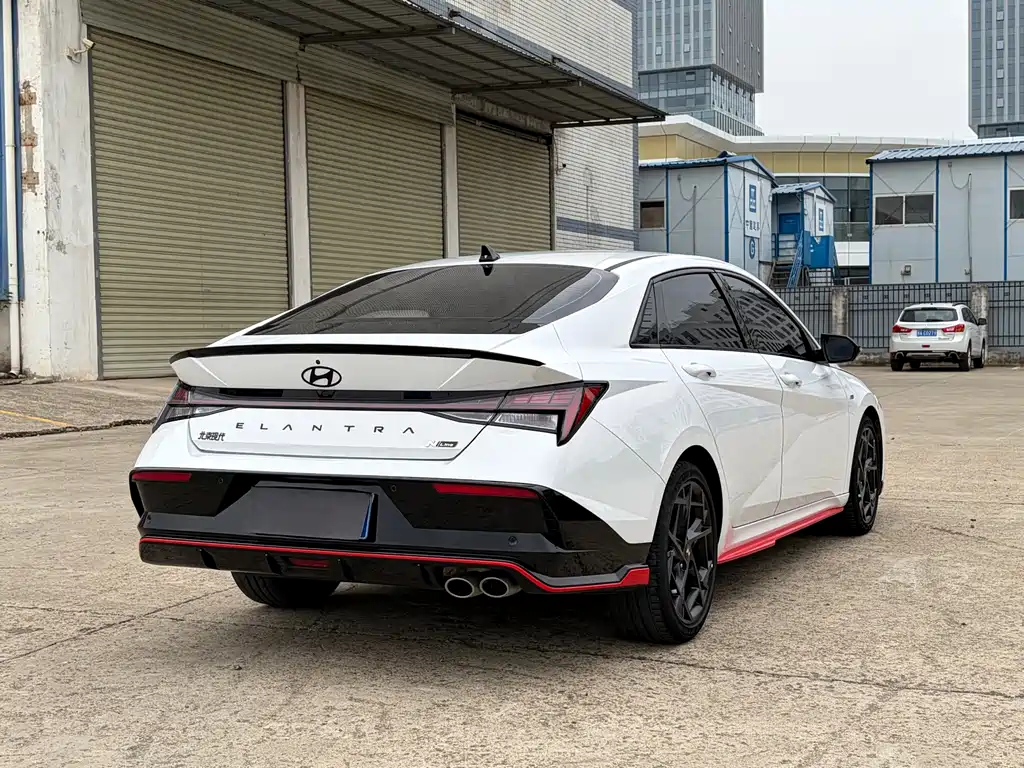 Hyundai Elantra — миниатюра 7