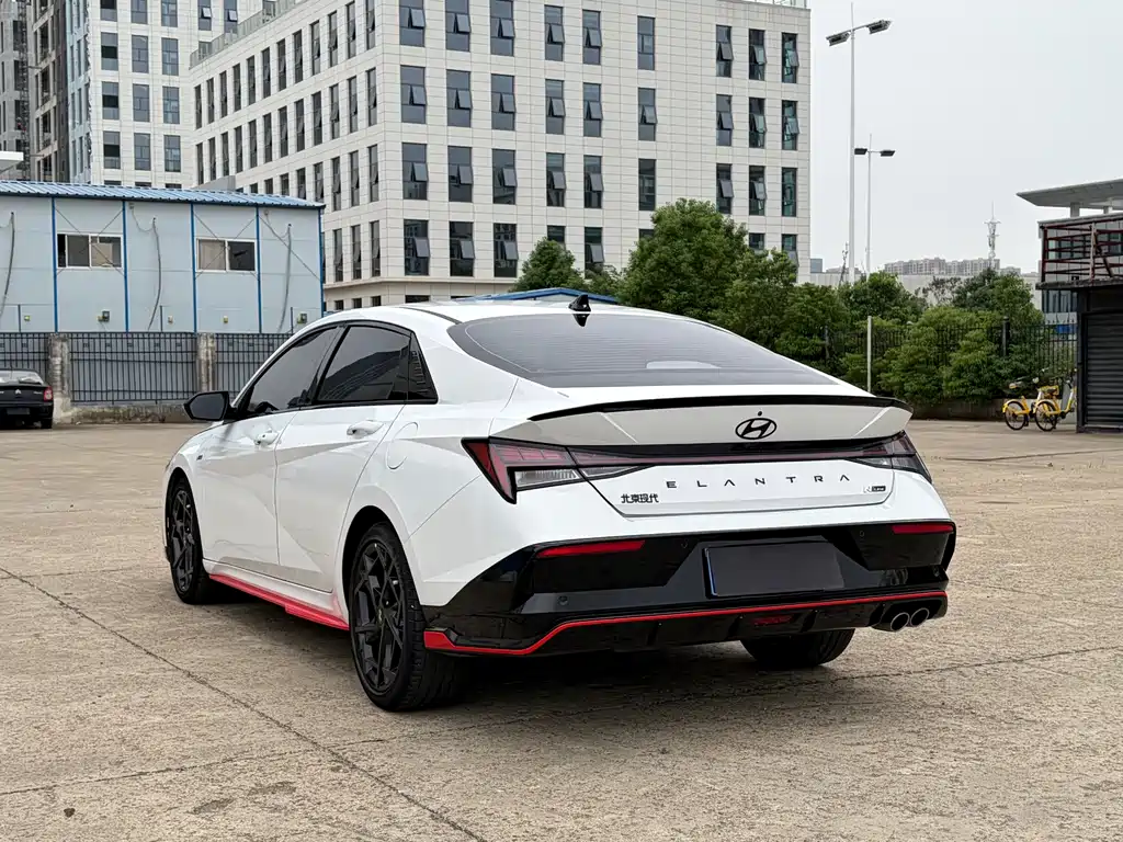 Hyundai Elantra — миниатюра 6