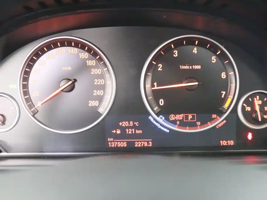 BMW 5 Series — миниатюра 7