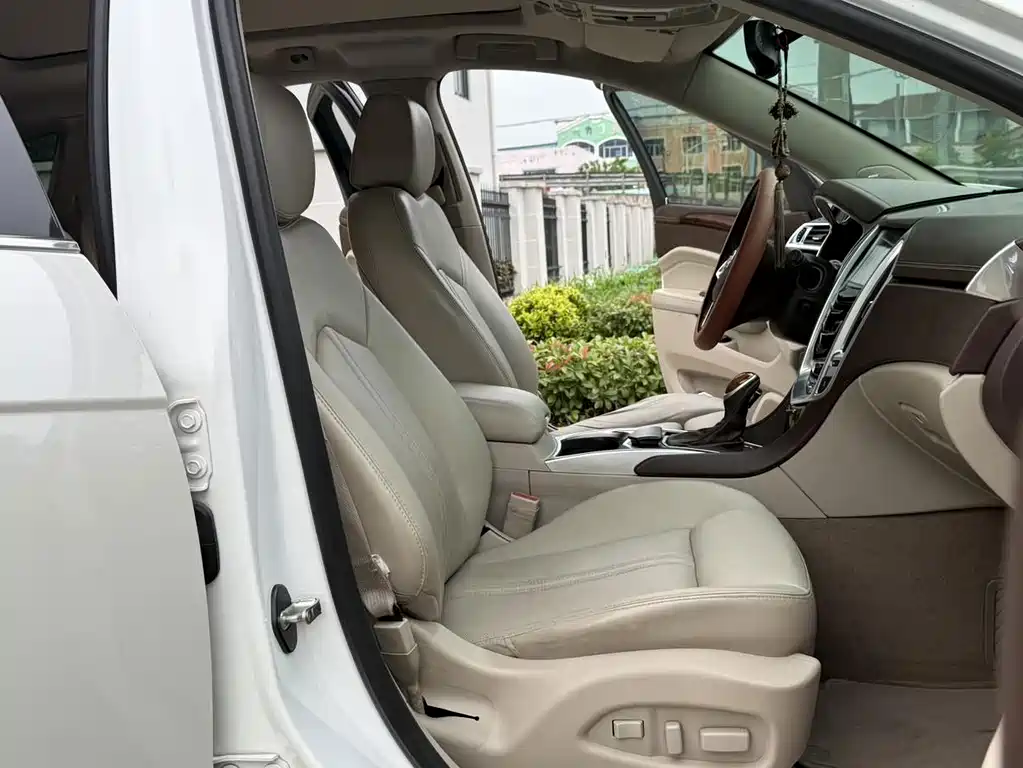 Cadillac SRX — миниатюра 5