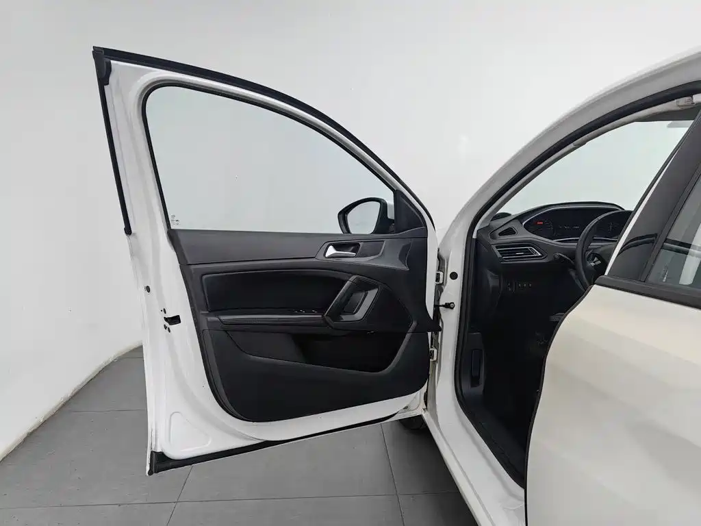 Peugeot 308 — миниатюра 8
