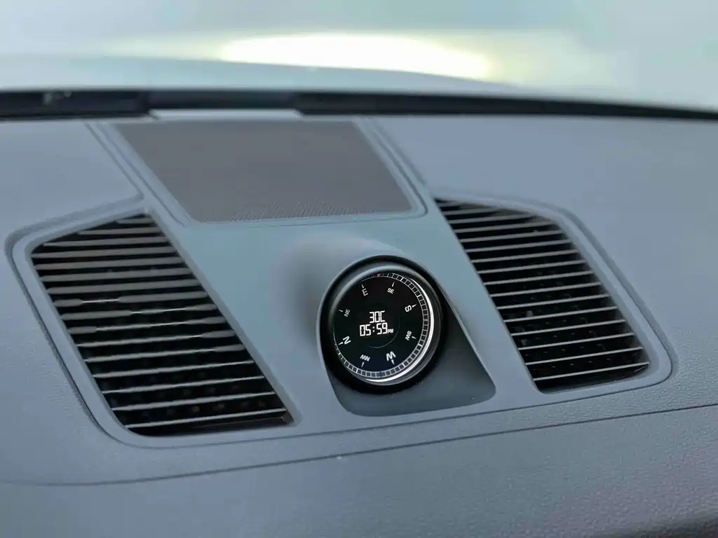 Porsche Cayenne — миниатюра 21