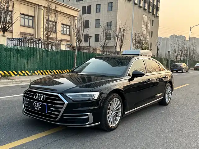 Audi A 8 2021 A 8 L 50 TFSI quattro Comfort — фото 1