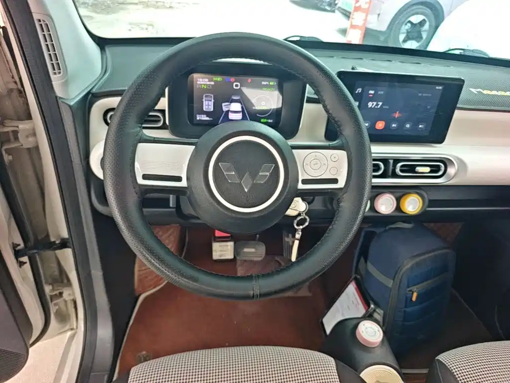 Wuling MINIEV — миниатюра 11