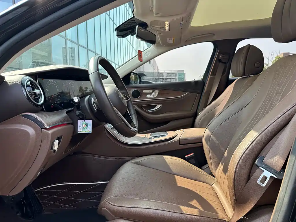 Mercedes-Benz E-Class — миниатюра 4