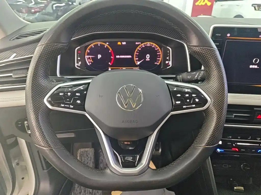 Volkswagen Tiguan L 2023 — фото 6