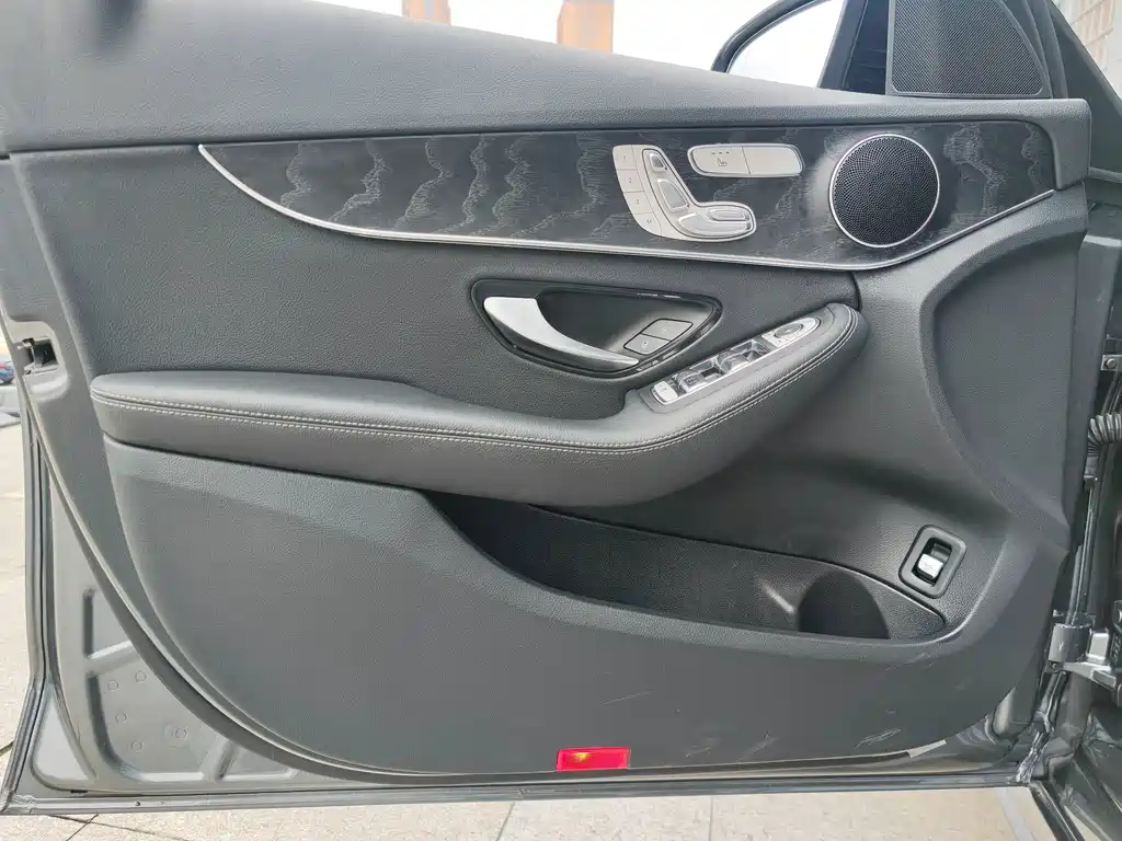 Mercedes-Benz C-Class (Import) — миниатюра 23