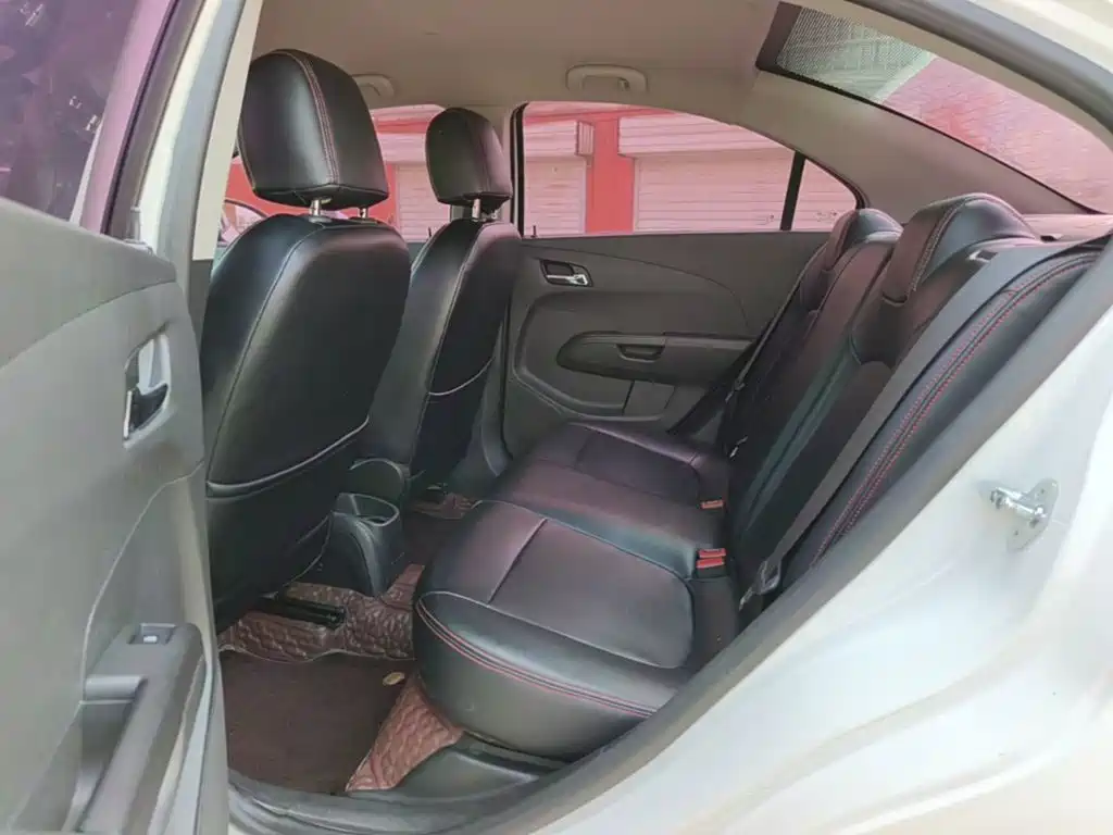 Chevrolet Aveo — миниатюра 17