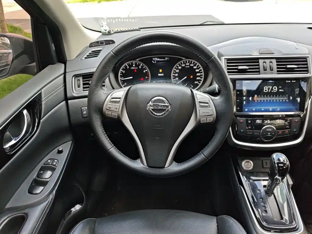 Nissan Tiida — миниатюра 11