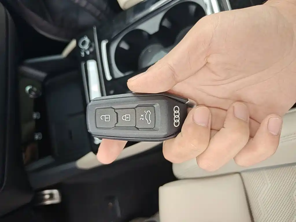 Audi Q6L e-tron — миниатюра 9