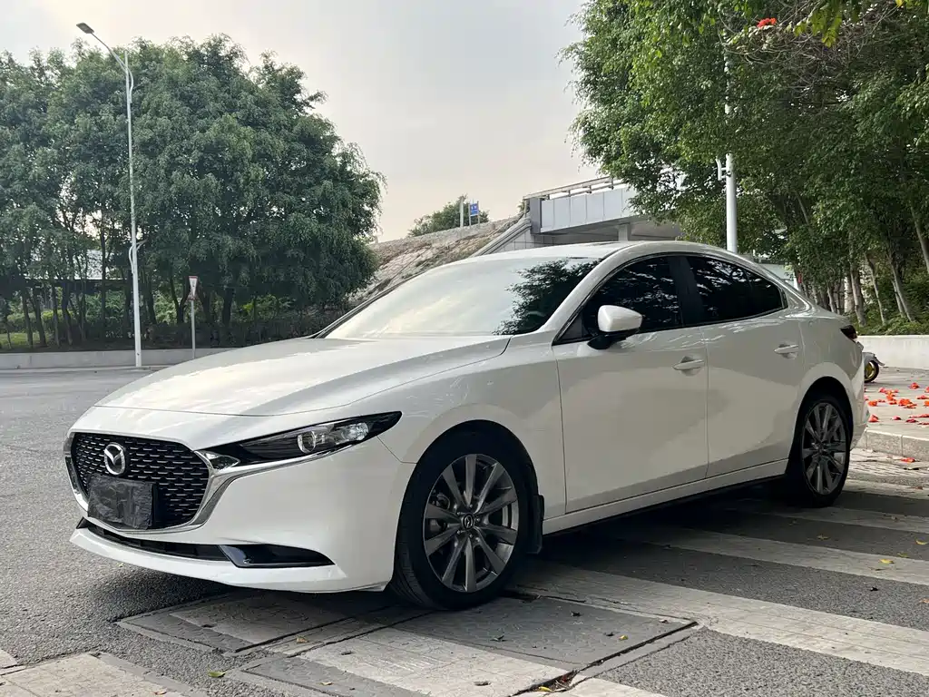Mazda 3 Axela 2022