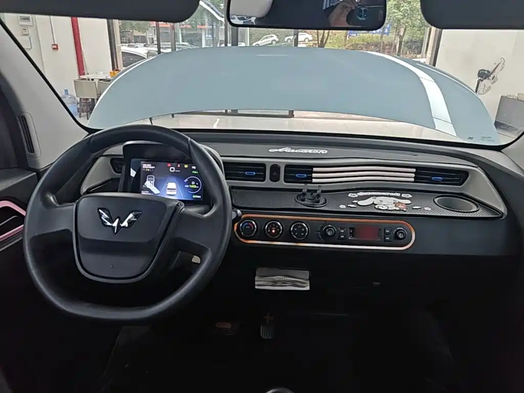 Wuling MINIEV — миниатюра 10