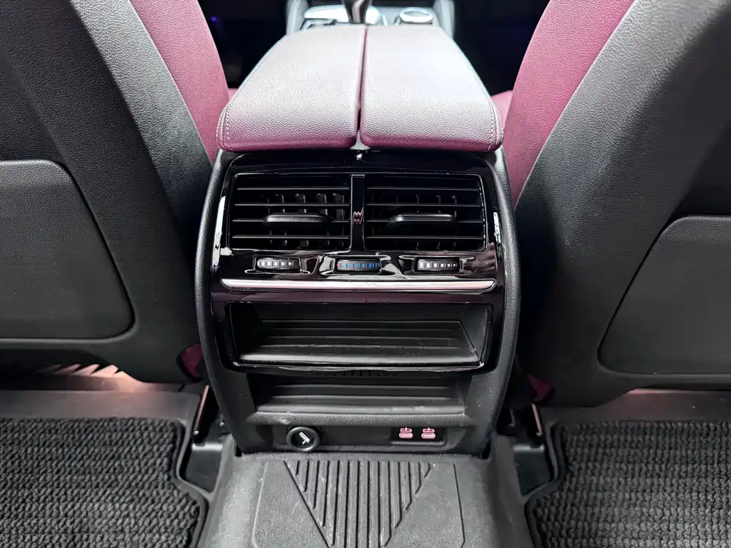 BMW 5 Series — миниатюра 11