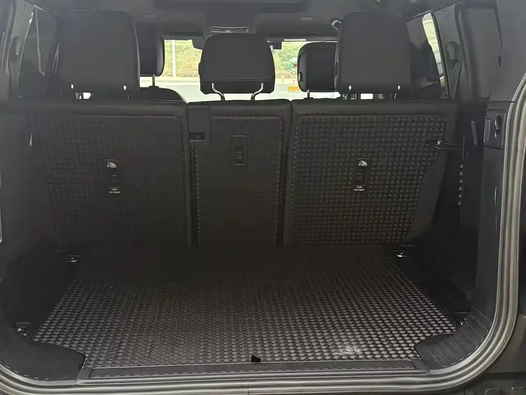 Land Rover Defender — миниатюра 24