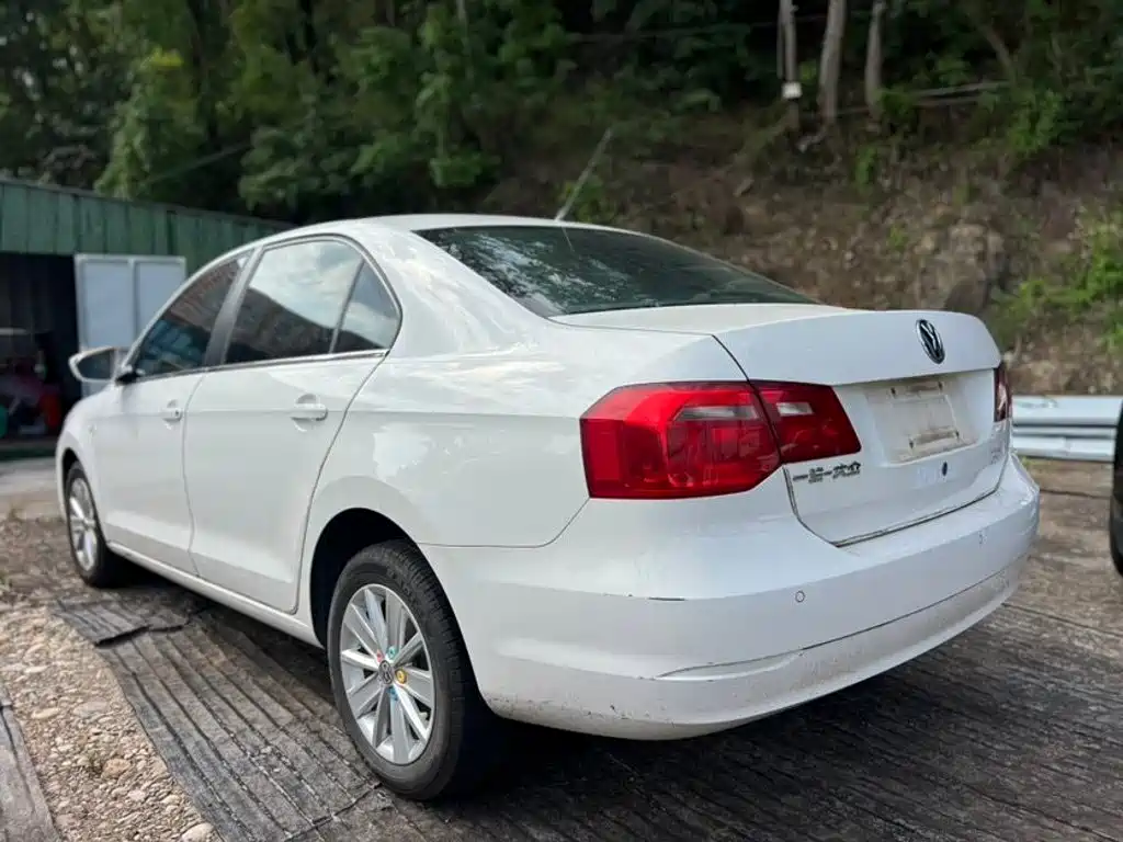 Volkswagen Jetta — миниатюра 7