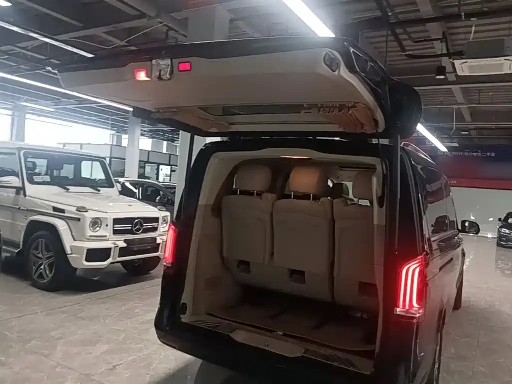 Mercedes-Benz V-Class — миниатюра 19